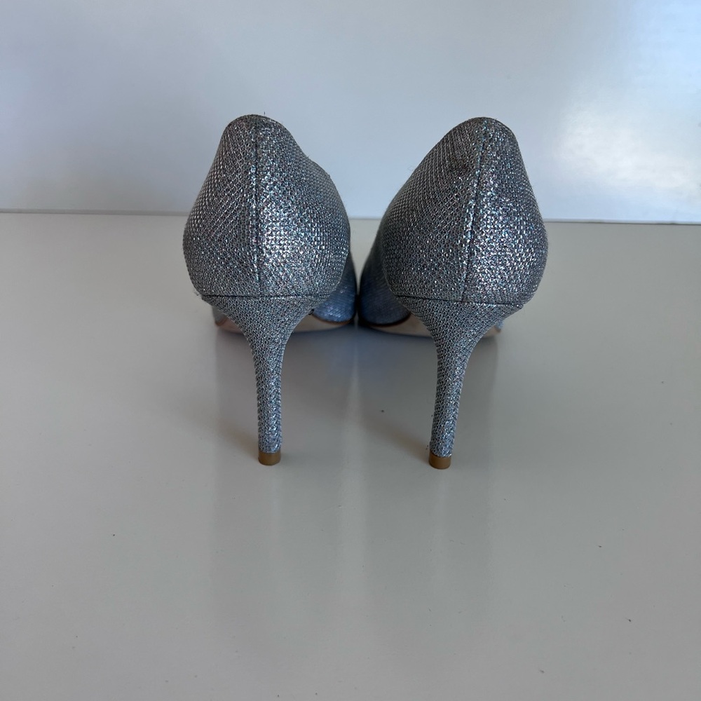 Stuart Weitzman Women's Dancer 75 Heel Pump in Silver Glitter - Picture 4 of 9